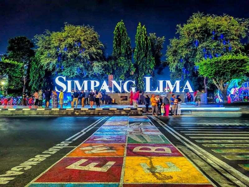 simpang lima semarang Jalan2 Seru Di Simpang Lima Semarang