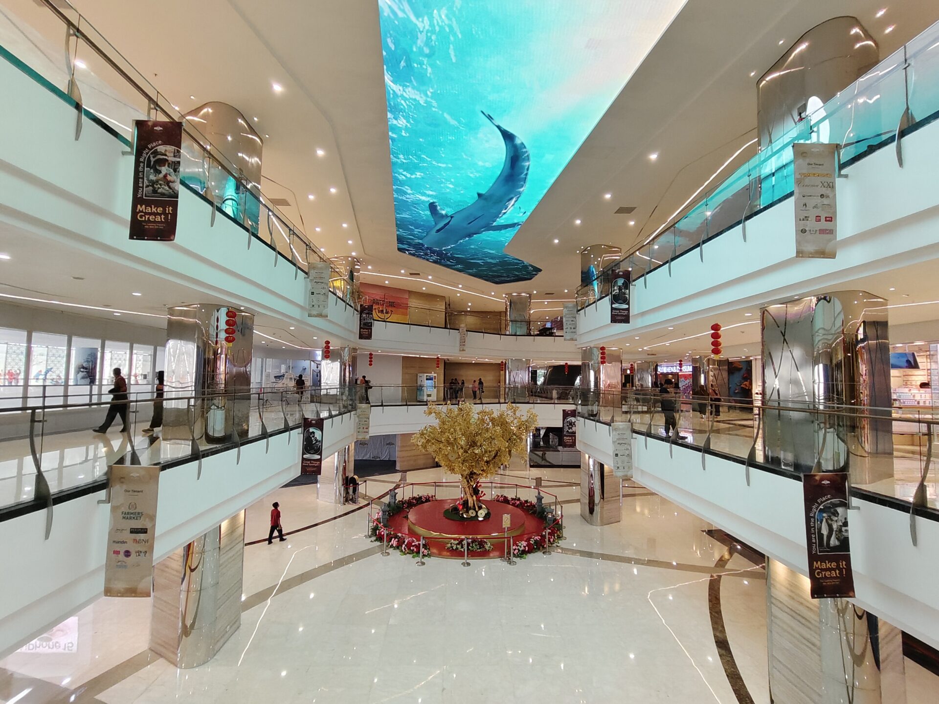 mall semarang 11 Mall Semarang Termewah, Tak Pernah Sepi Pengunjung
