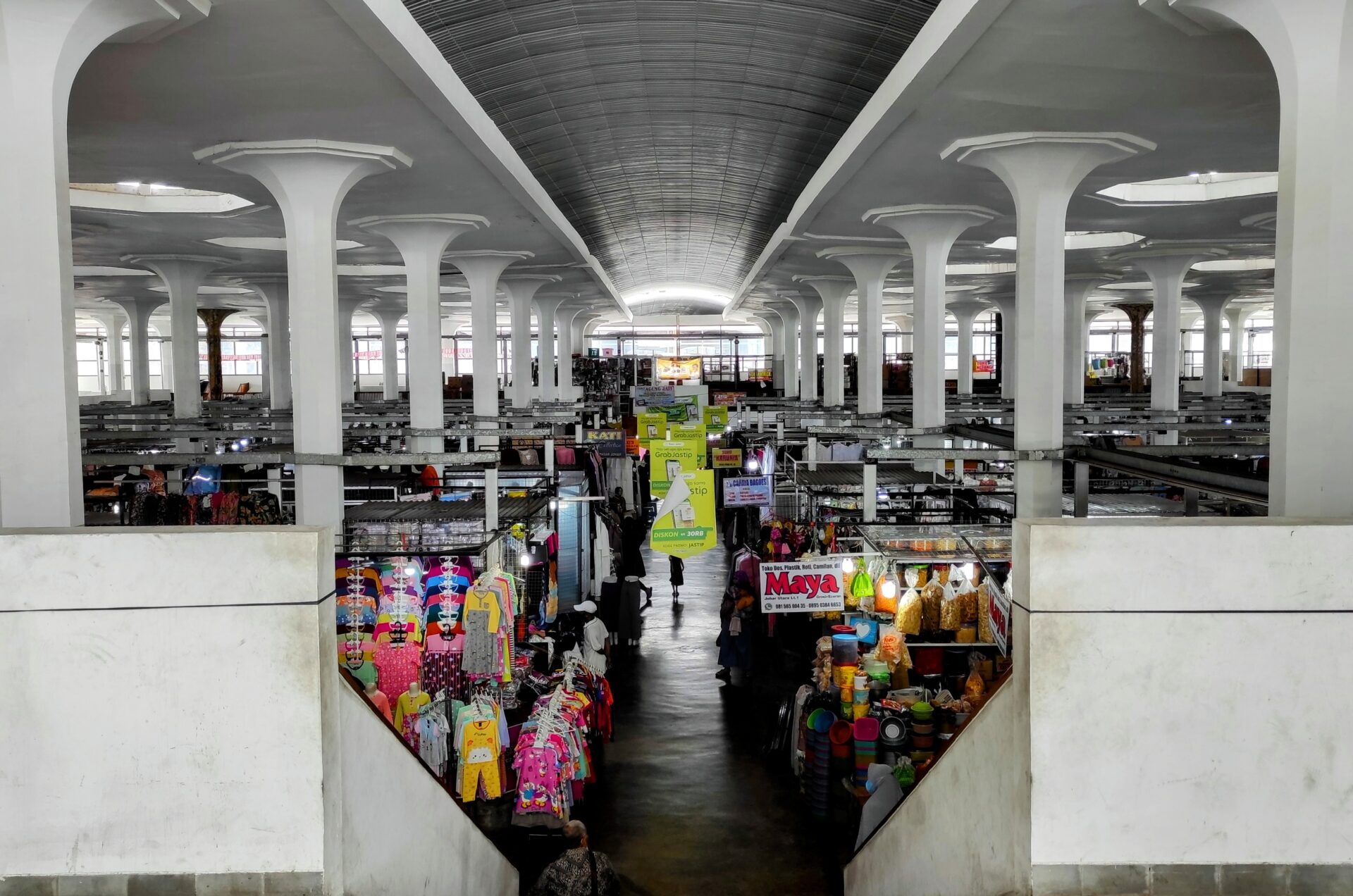 pasar johar semarang Pasar Johar Semarang, Kawasan Perdagangan Terbesar di Asia Tenggara Sejak 1955