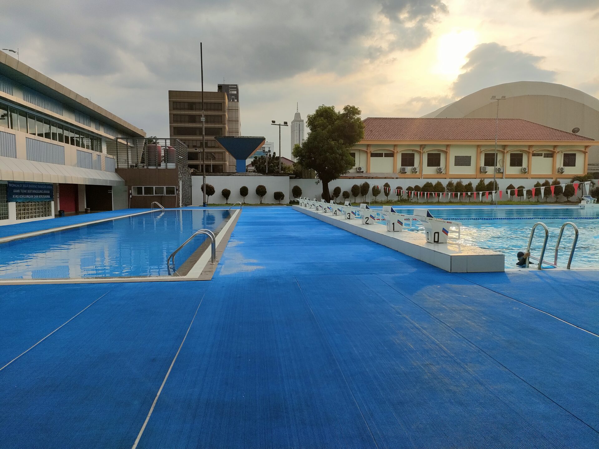 kolam renang jakarta selatan 7 Kolam Renang Jakarta Selatan Yang Lagi Hits, Fasilitasnya Bikin Betah!