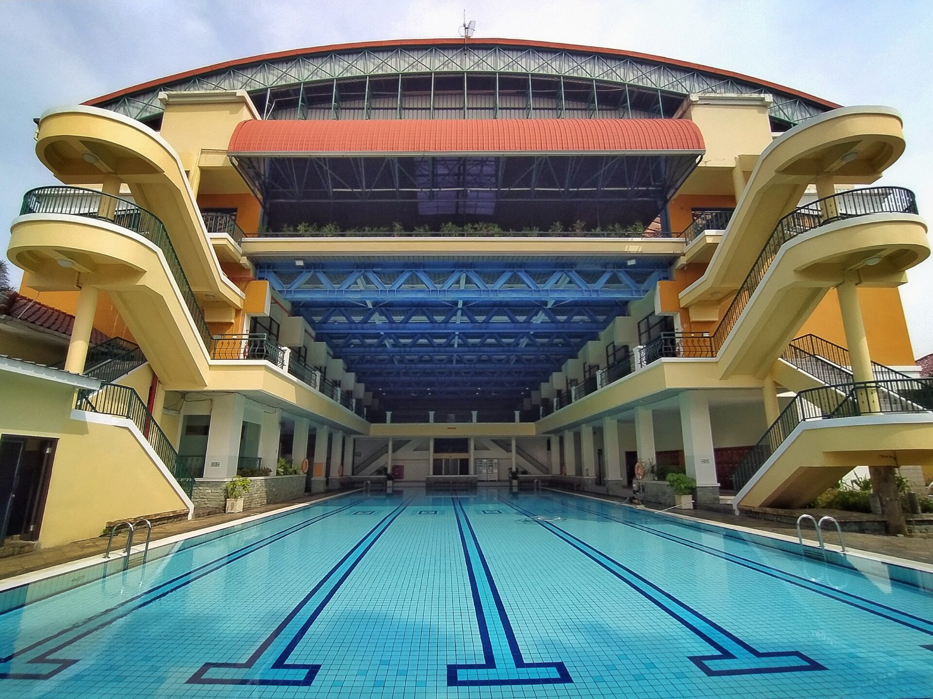kolam renang jakarta barat 10 Kolam Renang Jakarta Barat, Wisata Air Keluarga Terpopuler