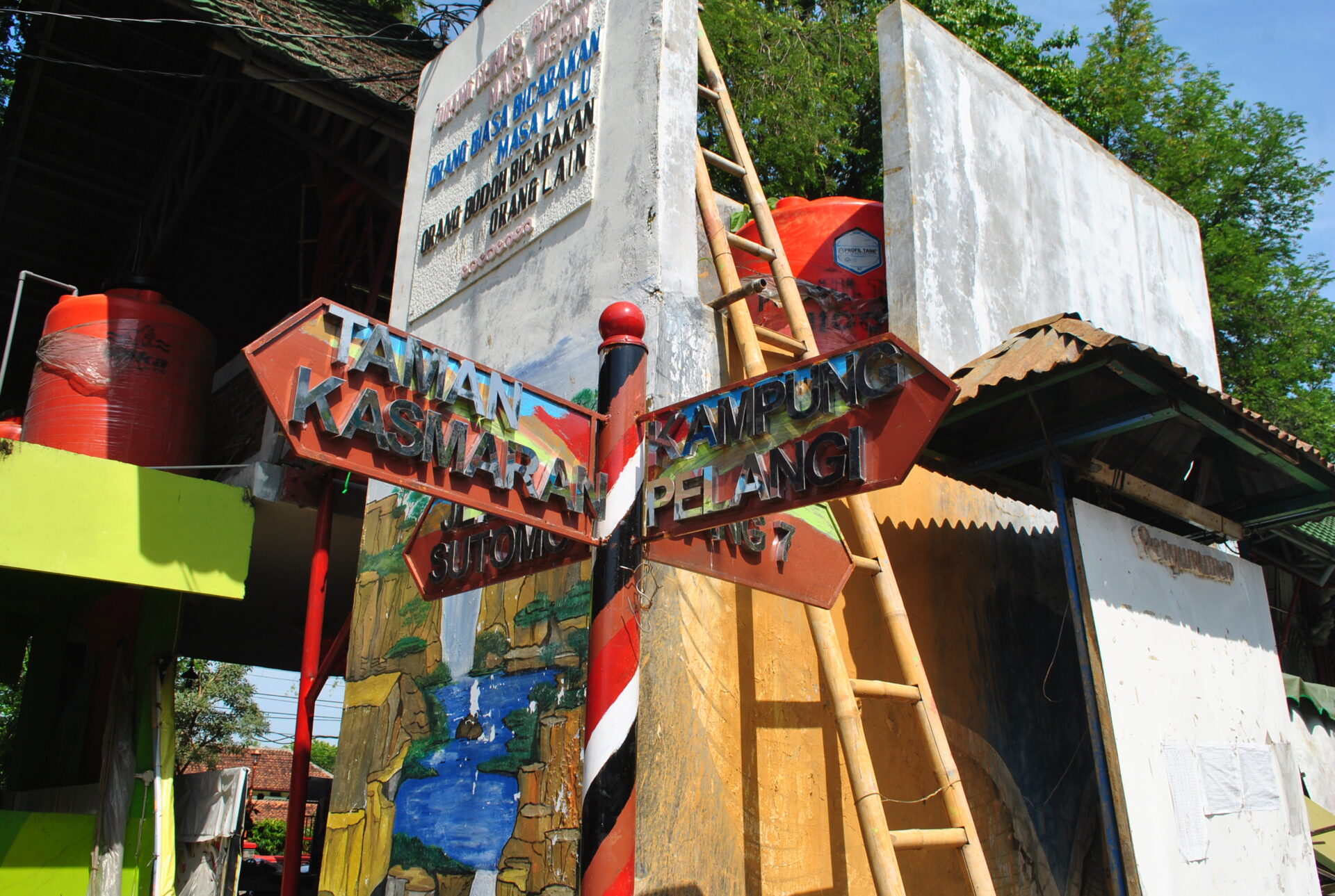 kampung pelangi semarang Rekreasi Di Kampung Pelangi Semarang, Hanya 5 Menit Dari Tugu Muda